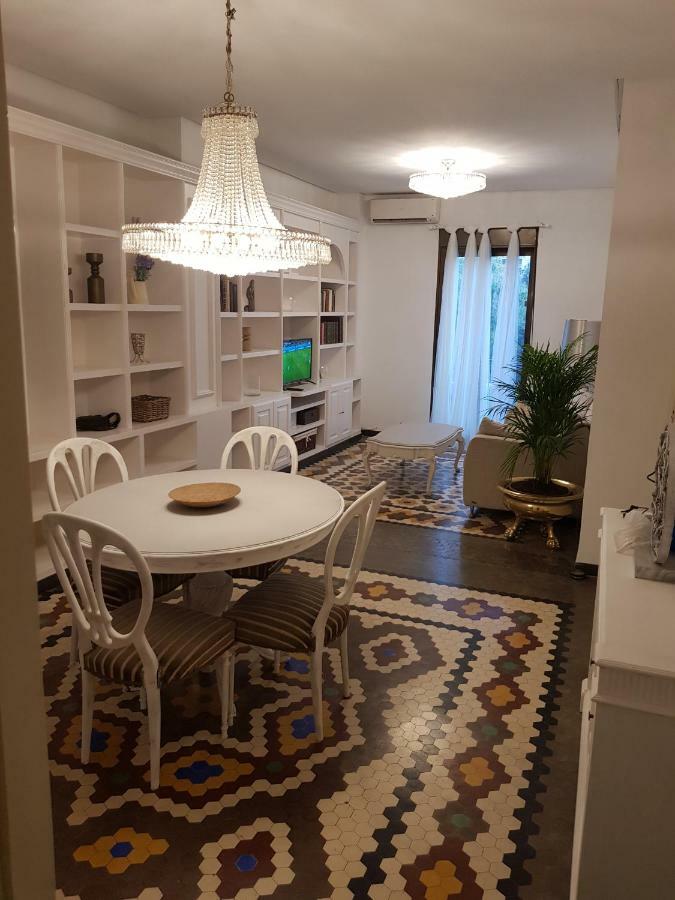 Apartamento centro frente a Torres de Serrano Valência Exterior foto